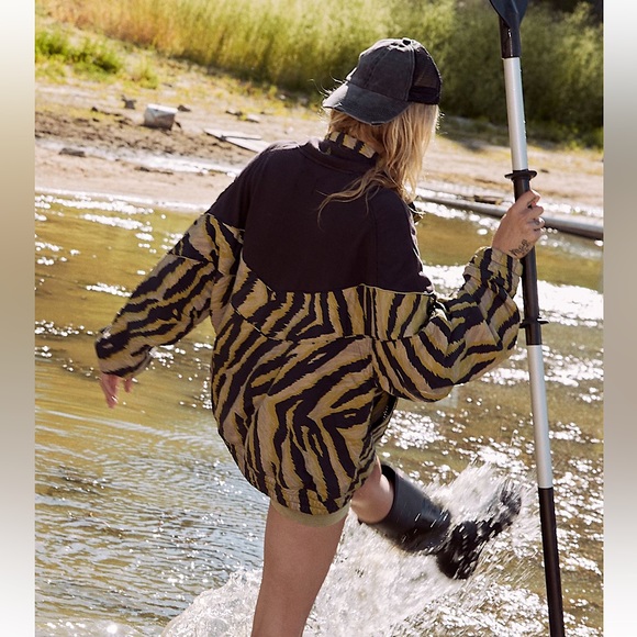 NEW Free People Walk The Line Pullover In Olive Combo - Picture 5 of 16